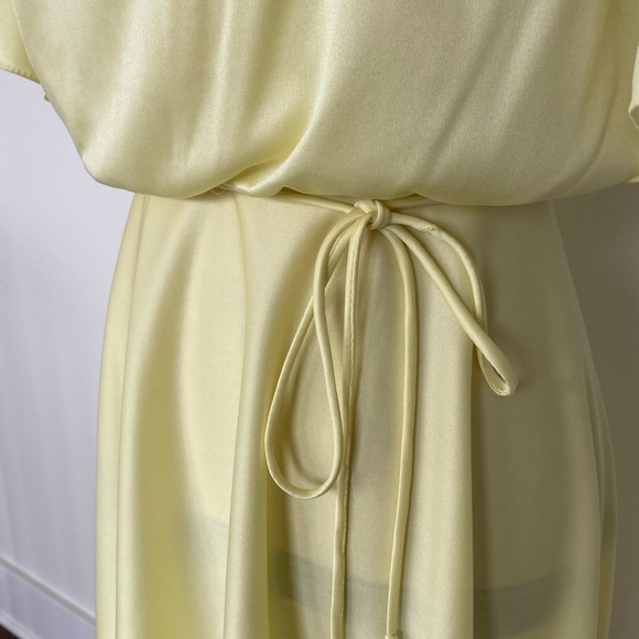 Vintage 70s Yellow Flutter Sleeve Dress - Picture 5 of 11